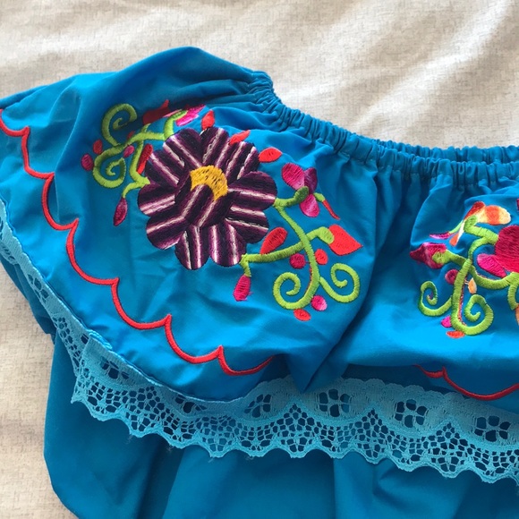 Mexican traditional off the shoulder shirt - Picture 2 of 5